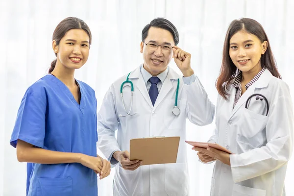 Gruppo Medici Professionisti Ospedale Concetto Assistenza Sanitaria Medicina — Foto Stock