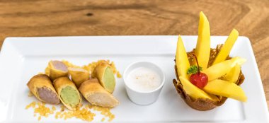 Dondurmalı mango pilavı.