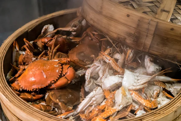 Steam Crabs Cooking Seafood Steamer Basket — Stock Photo, Image