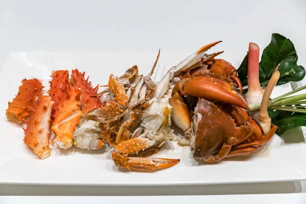 Variété Crabes Vapeur Dans Plat Blanc — Photo