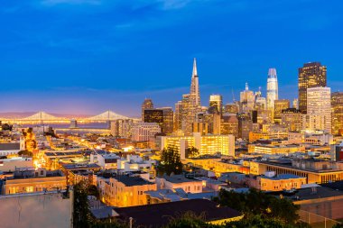 San Francisco şehir manzarası günbatımı hava manzaraya ına Coolbrith Park Hill San Francisco, Kaliforniya, ABD.