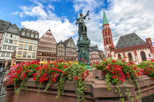 Frankfurts Gamla Stad Med Justitia Statyn Tyskland — Stockfoto
