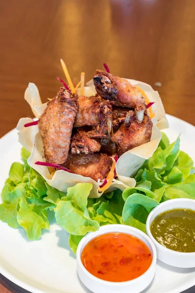 Pollo Frito Profundo Con Salsa Dulce Estilo Tailandés —  Fotos de Stock