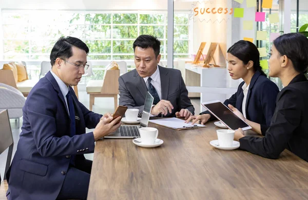 Business Team Hebben Een Bijeenkomst Een Café — Stockfoto