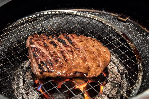 烤鲜嫩的日本五味肉烧烤 — 图库照片