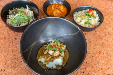 Limon soslu ızgara kar balığı.