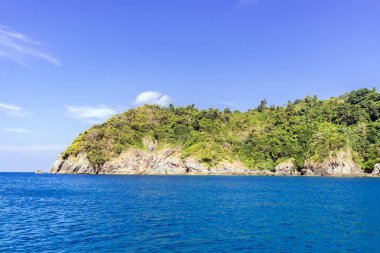 Tropikal beyaz kum plaj snoekel, Gelin, sürat teknesi, andaman Denizi Hint Okyanusu Myanmar ve Tayland kaynağı.