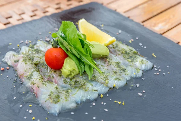 Sea Bass Sashimi Cozinha Estilo Mediterrânico — Fotografia de Stock