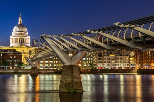 Katedrála Saint Paul Millennium Most Červánky Soumraku Londýn Velká Británie — Stock fotografie