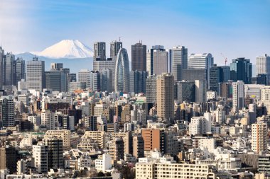 Dağ Fuji Shinjuku koğuş Tokyo Tokyo silueti ve gökdelenler binaları ile. Tokyo Bunkyo Kültür Merkezi Gözlemevi gökyüzü masasından alınan.