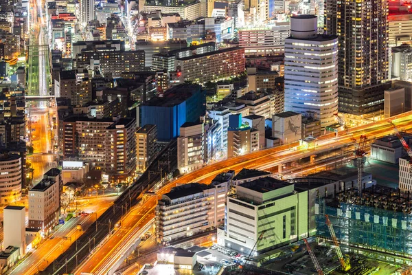 空撮横浜市の街路灯の照明 横浜は人口が日本で二番目に大きい都市です — ストック写真