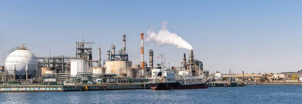 Chemická Továrna Skladováním Plynu Strukturou Potrubí Kouřem Komína Kawasaki City — Stock fotografie