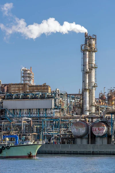 Oil Petrochemical Factory Plant Gas Storage Structure Pipeline Smoke Smokestack — Stock Photo, Image