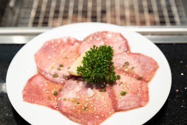 Japonca premium sığır dilini yakiniku ızgara 