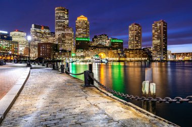 Boston Downtown siluetleri Boston cityscape gün batımı bina, Ma, Abd.