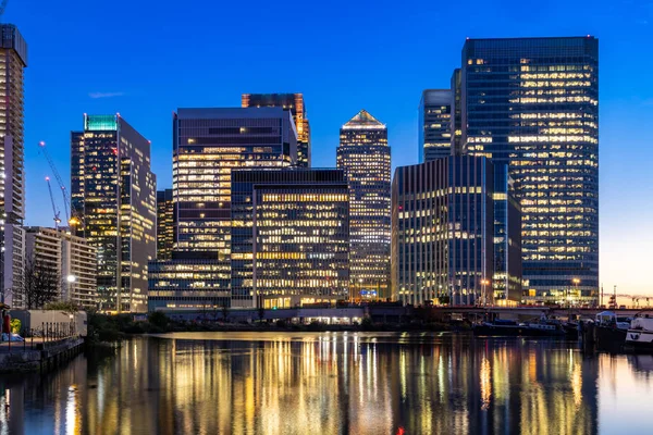 Skylines Edifício Canary Wharf Londres Crepúsculo Pôr Sol Reino Unido — Fotografia de Stock