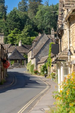 Cotswolds İngiltere'de Castle Combe köy