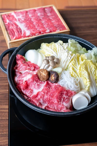 Japonês Wagyu Carne Sukiyaki Conjunto Pronto Para Cozinhar — Fotografia de Stock