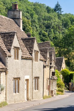 Cotswolds İngiltere'de Castle Combe köy