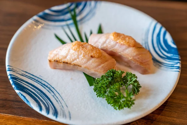 Burn Flaming Salmon Sushi Traditional Japanese Style Plate — Stock Photo, Image