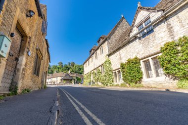 Cotswolds İngiltere'de Castle Combe köy