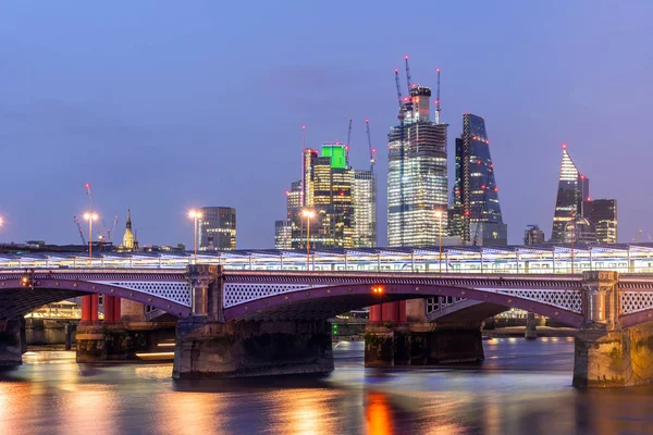 London Skylines Byggnad Med Floden Thames Sunset Twilight London Storbritannien — Stockfoto