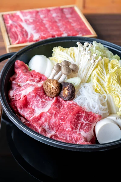 Japanisches Wagyu Rindfleisch Sukiyaki Bereit Zum Kochen — Stockfoto