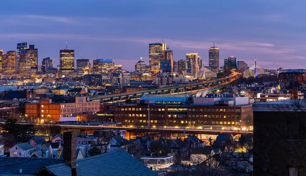 Panorâmica Boston Cityscape Com Trilha Estrada Para Boston Eua Noite — Fotografia de Stock
