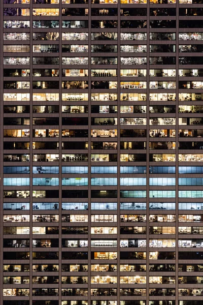 Concepto Urbano Trabajo Tardío Fachada Ventana Del Edificio Oficinas Del —  Fotos de Stock