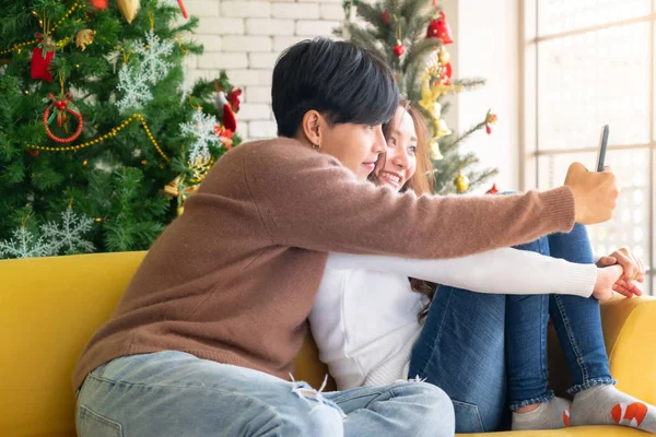 Jovem Asiático Adulto Adolescente Coupletake Selfie Fotografar Para Comemorar Natal — Fotografia de Stock