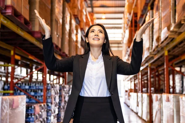Portrait Asian Confidence Businesswoman Standing Large Factory Distribution Warehouse Environment — Stock Photo, Image