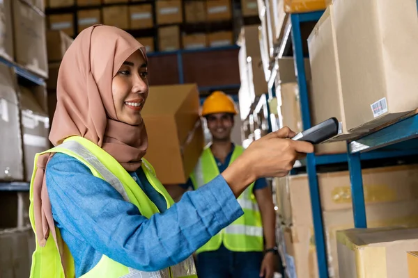 Asian Islam Muslim Female Warehouse Worker Inventory Barcode Scanner Indian — Stock Photo, Image