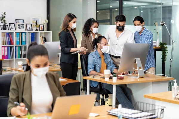 Retrato Grupo Equipe Trabalhadores Negócios Inter Raciais Usar Máscara Protetora — Fotografia de Stock