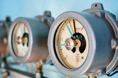 Basınç göstergeleri basınç ölçme kümesi. Üretim araçları. Yakın çekim