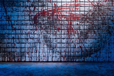 Soğuk ve karanlık arka plan cinayet mahallinden. Kirli mermer kiremit kırmızı kan sıçraması tarafından bulanık. Kanlı bir duvar ile Oda