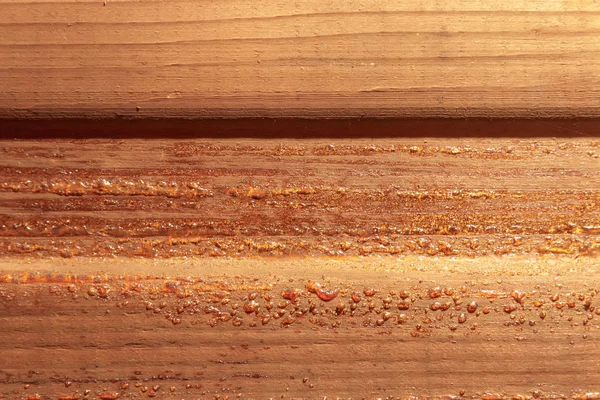Háttér. Fából készült felület kis csepp gyanta. Fa előkészítése és feldolgozása. — Stock Fotó