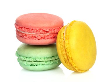 Beyaz arka plan yakın çekim üzerinde Fransızca macaroons