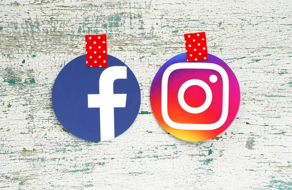 Kiev Ukrajna Szeptember 2018 Facebook Instagram Kerek Ikonok Papírra Nyomtatva — Stock Fotó