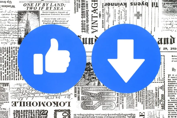 乌克兰基辅 2018年11月28日 脸谱喜欢和新的向下投票按钮的体现表情符号反应打印在纸上 并放在报纸上 — 图库照片