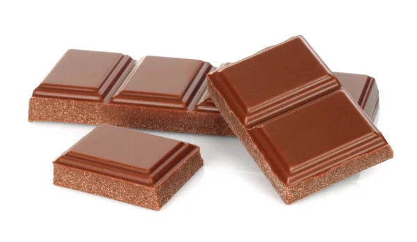 Melkchocolade Stukken Geïsoleerd Witte Achtergrond Close — Stockfoto