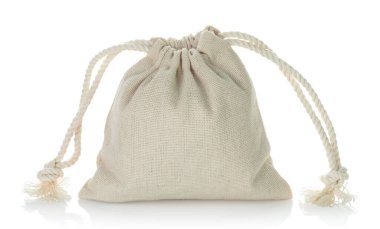 Kapalı pamuk kesesi askılı, şeffaf bir arkaplanda izole edilmiş, keskin doku ve net detay için tam odaklanma