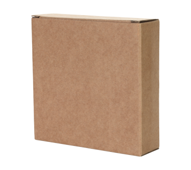 Şeffaf bir arkaplanda izole edilmiş ince bir Kraft karton kutu. Minimum, çevre dostu ambalaj konsepti, depolama, hediyeler, nakliyat ve ürün sunumu için çok yönlü