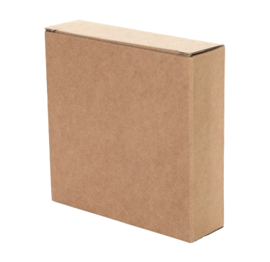 Şeffaf bir arkaplanda izole edilmiş ince bir Kraft karton kutu. Minimum, çevre dostu ambalaj konsepti, depolama, hediyeler, nakliyat ve ürün sunumu için çok yönlü