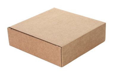 Şeffaf bir arkaplanda izole edilmiş ince bir Kraft karton kutu. Minimum, çevre dostu ambalaj konsepti, depolama, hediyeler, nakliyat ve ürün sunumu için çok yönlü