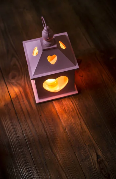 心形灯笼和蜡烛 — 图库照片
