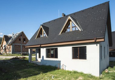 Yeni evler. İnşaat alanı.