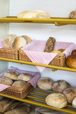 Ekmek fırın rafta. Küçük mahalle fırın