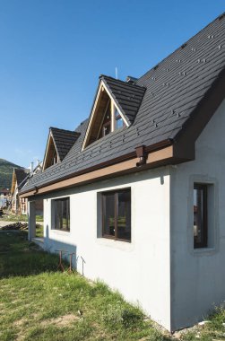 Yeni evler. İnşaat alanı