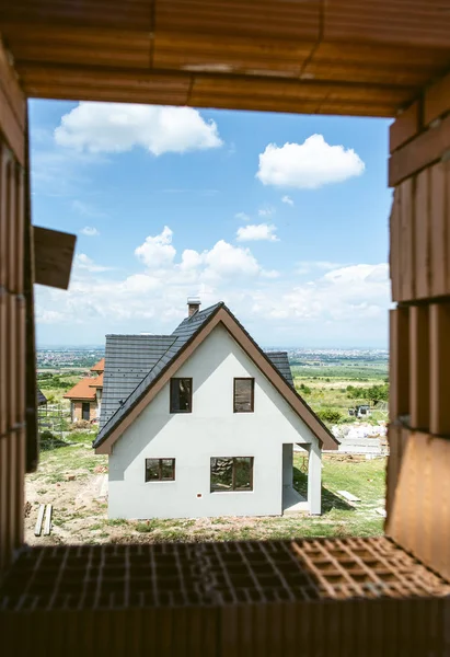 Construir Novas Casas Dia Ensolarado — Fotografia de Stock