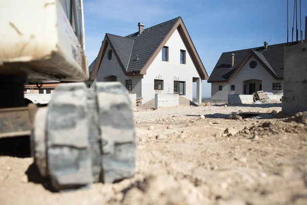 Escavadeira Casas Recém Construídas Canteiro Obras — Fotografia de Stock